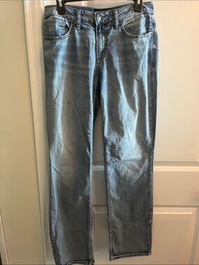Women’s Curvy Slim Straight Light Blue Denim Jeans
